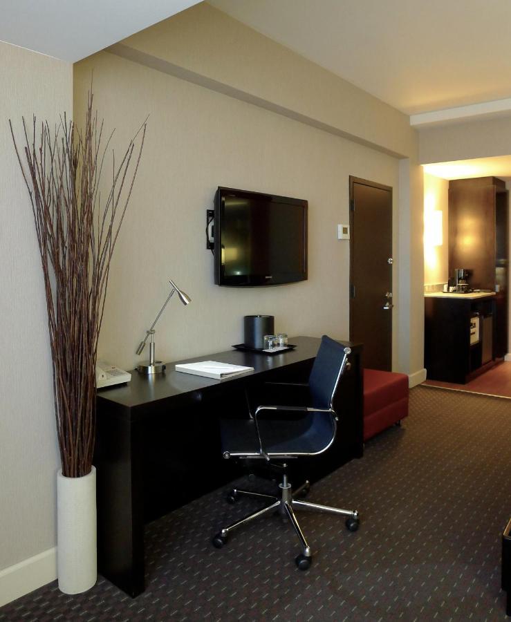 Armon Plaza Montreal Airpt, Trademark Collection By Wyndham Ngoại thất bức ảnh
