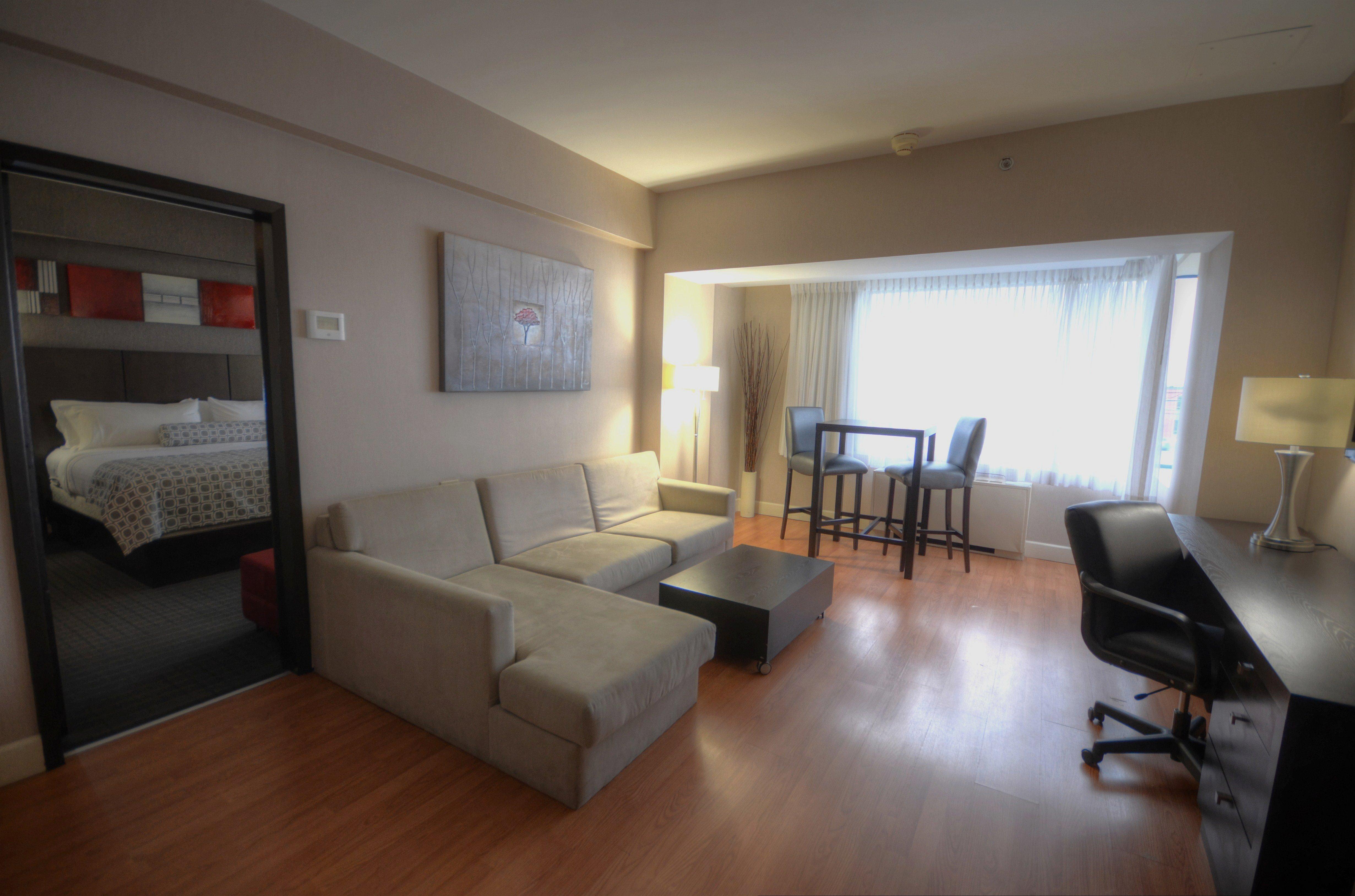 Armon Plaza Montreal Airpt, Trademark Collection By Wyndham Ngoại thất bức ảnh
