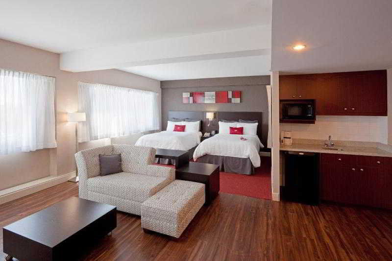 Armon Plaza Montreal Airpt, Trademark Collection By Wyndham Phòng bức ảnh