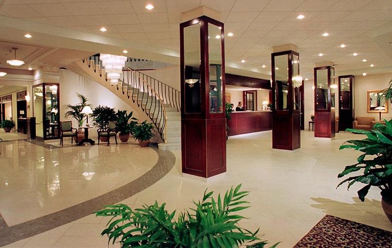 Armon Plaza Montreal Airpt, Trademark Collection By Wyndham Ngoại thất bức ảnh